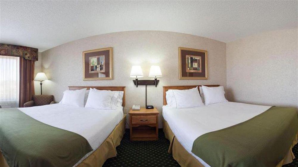 Holiday Inn Express Billings East By Ihg Exterior photo