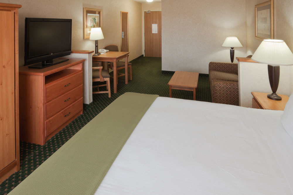 Holiday Inn Express Billings East By Ihg Room photo